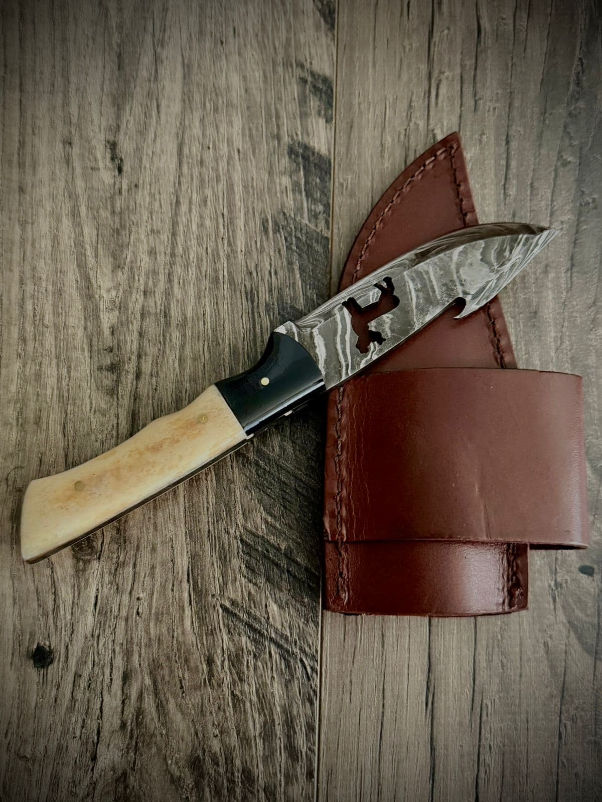 Stag Silhouette Damascus Gut-Hook Skinner